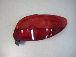 İthal - PEUGEOT 206 SOL ARKA STOP LAMBASI ESKİ MODEL İthal - PEUGEOT 206 SOL ARKA STOP LAMBASI ESKİ MODEL