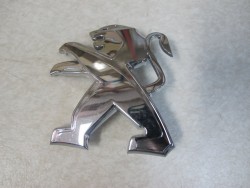 İthal - PEUGEOT 208 ÖN KAPUT AMBLEMİ YAN SANAYİ 9673874780 İthal - PEUGEOT 208 ÖN KAPUT AMBLEMİ YAN SANAYİ 9673874780