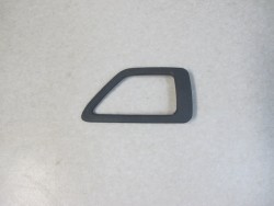 İthal - PEUGEOT 405 SAĞ KAPI İÇ AÇMA KOLU ÇERÇEVESİ İthal - PEUGEOT 405 SAĞ KAPI İÇ AÇMA KOLU ÇERÇEVESİ