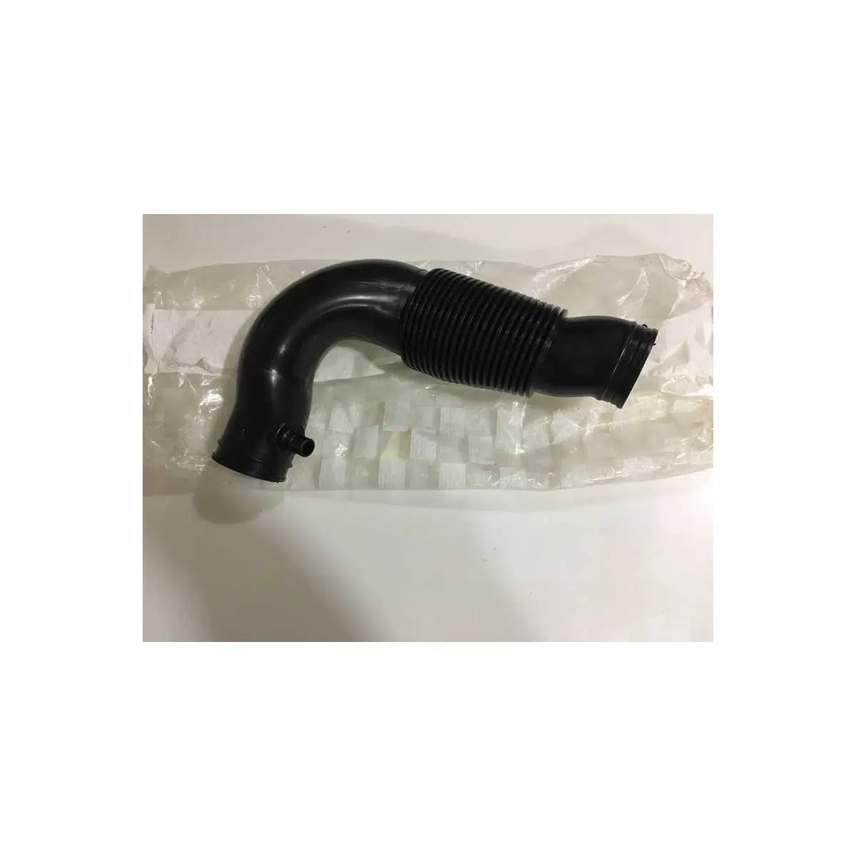 AR Oto Market Peugeot 206 1.4 Benzinli 8 Valf Hava Filtre Üst Hortumu 144087 AR Oto Market Peugeot 206 1.4 Benzinli 8 Valf Hava Filtre Üst Hortumu 144087