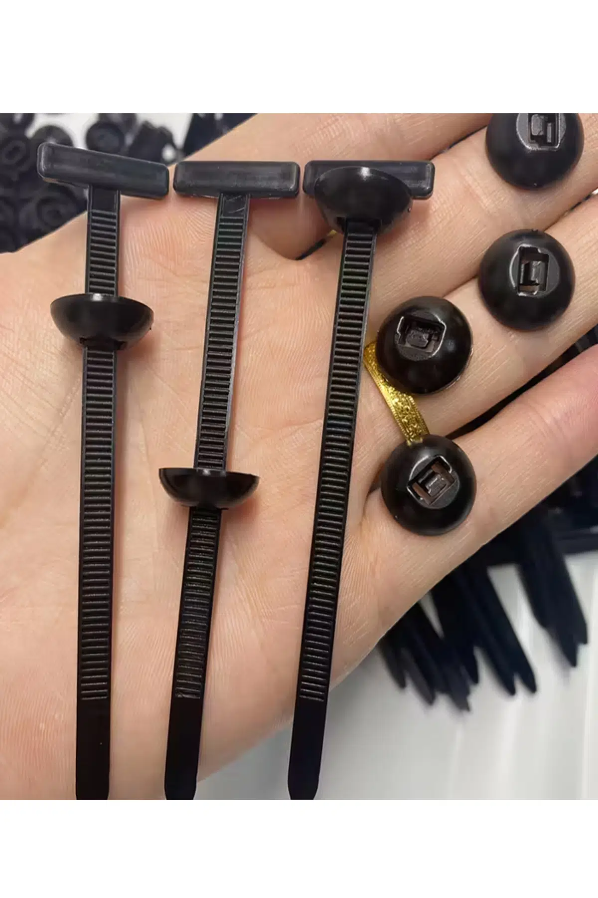 Çok Amaçlı Tamir Klipsi – Dayanıklı Plastik Kablo Bağı (50 Adet) Çok Amaçlı Tamir Klipsi – Dayanıklı Plastik Kablo Bağı (50 Adet)